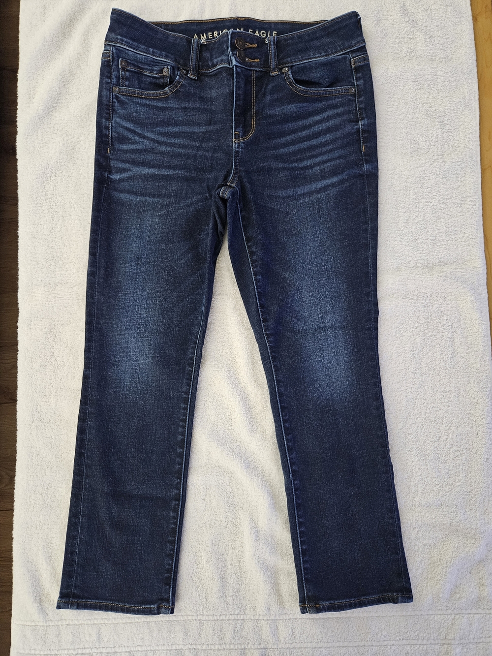 American Eagle Women's Artist Crop Jeans Size 8R Mid-Rise Dark Wash